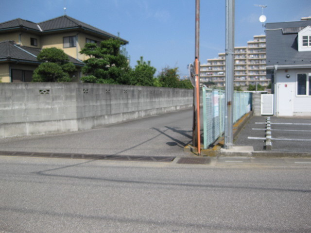 ケーエム不動産駐車場写真