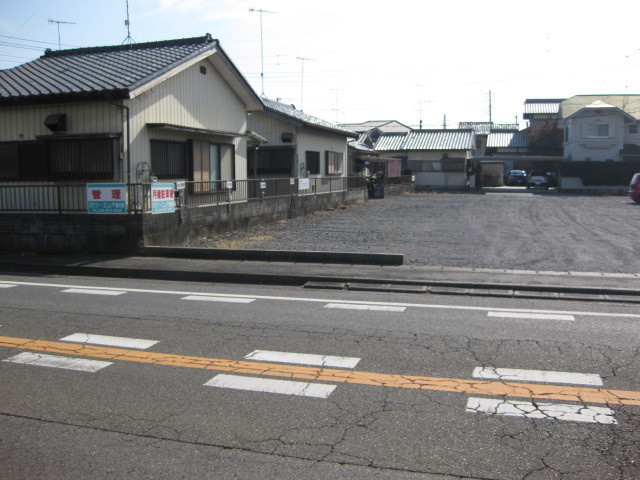 ケーエム不動産駐車場写真