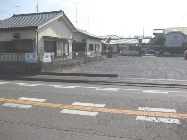 ケーエム不動産駐車場写真