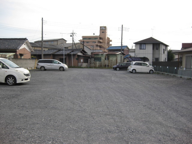 ケーエム不動産駐車場写真