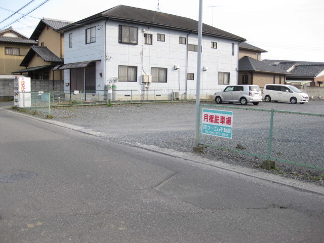 ケーエム不動産駐車場写真