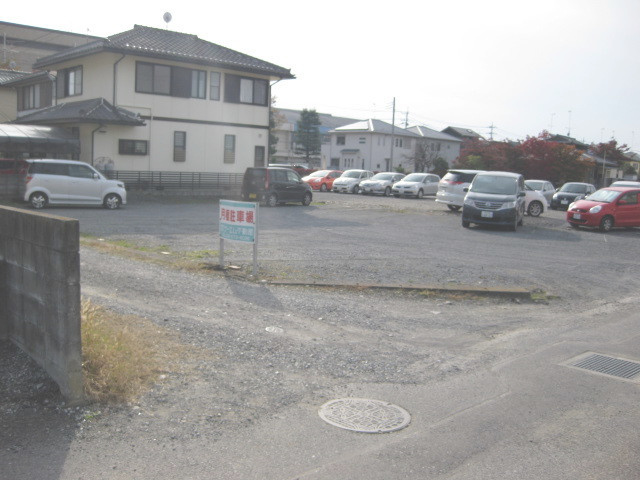 ケーエム不動産駐車場写真