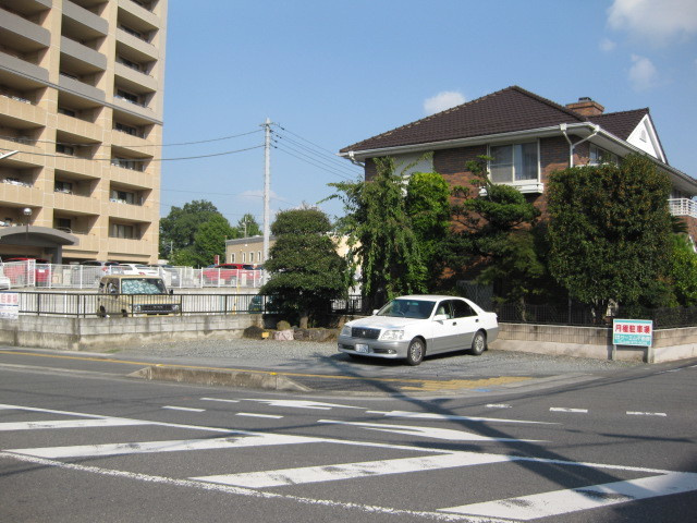 ケーエム不動産駐車場写真