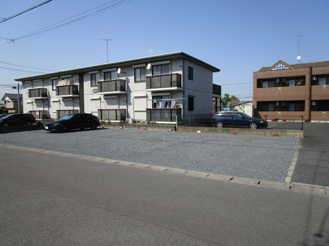 ケーエム不動産駐車場写真